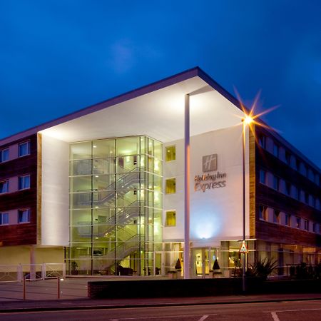 Holiday Inn Express, Chester Racecourse By Ihg Exterior foto