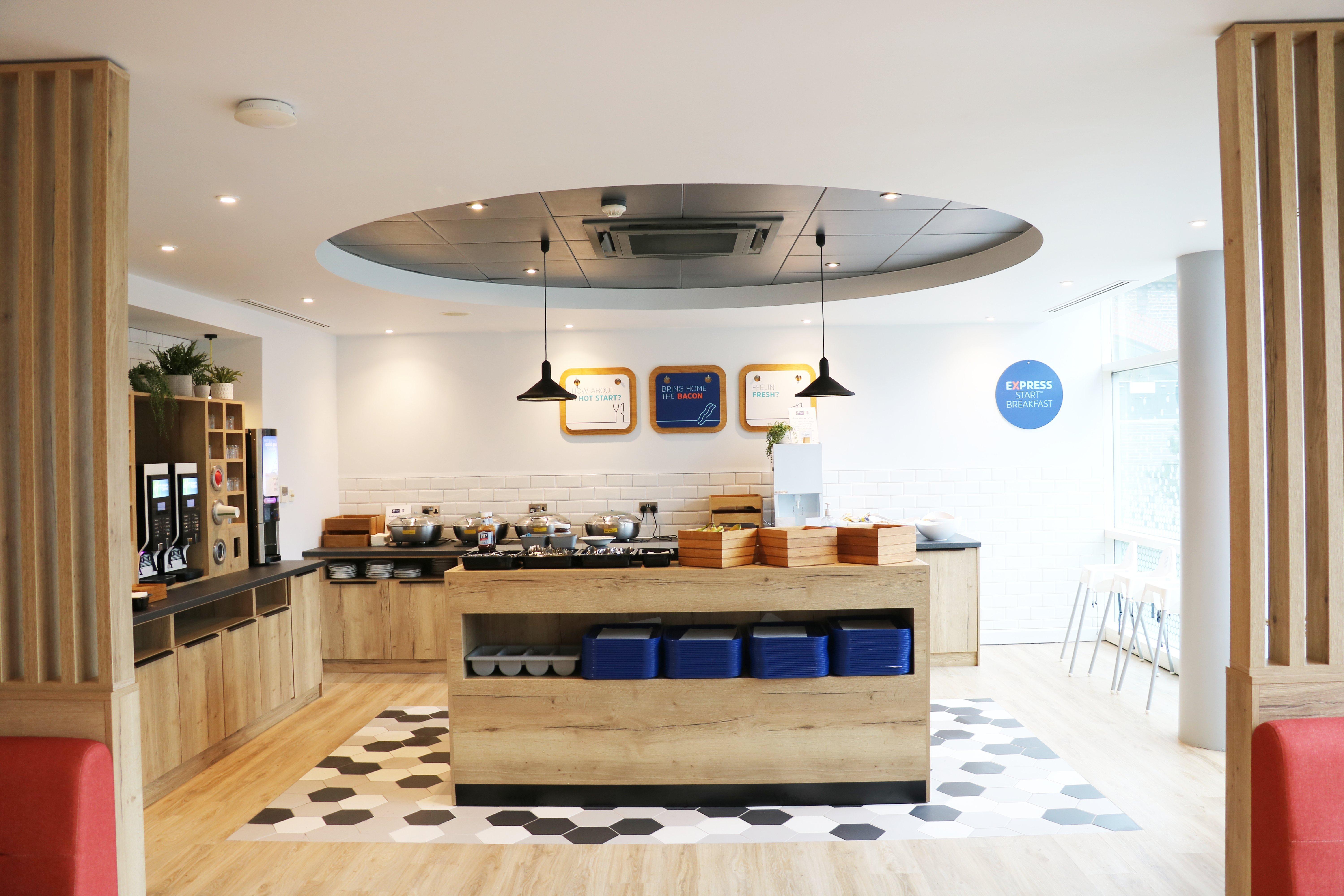 Holiday Inn Express, Chester Racecourse By Ihg Exterior foto